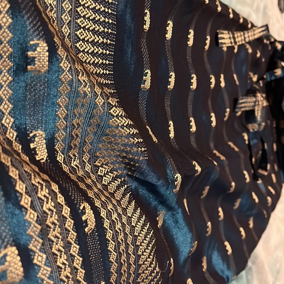Authentic Thailand Sarong - Blue/Gold elephant pattern - Picture 3 of 3